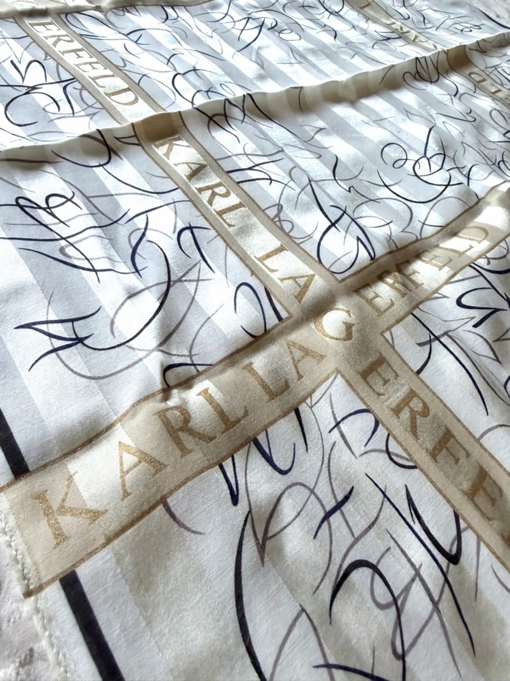 Karl Lagerfeld White Scarf with Black Script and Gold Bands - Picture 2 of 2